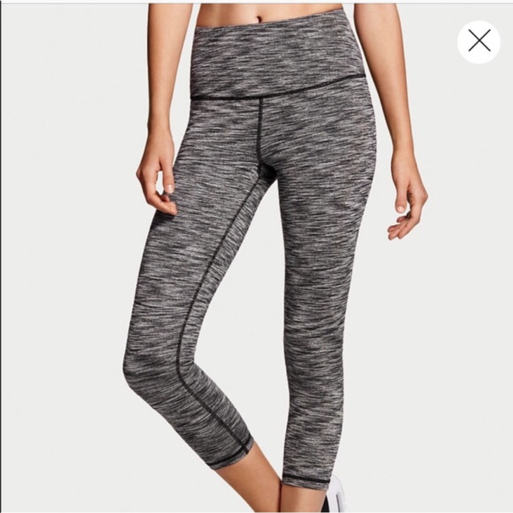 Victoria’s Secret Gray Knockout Capri sport pants!